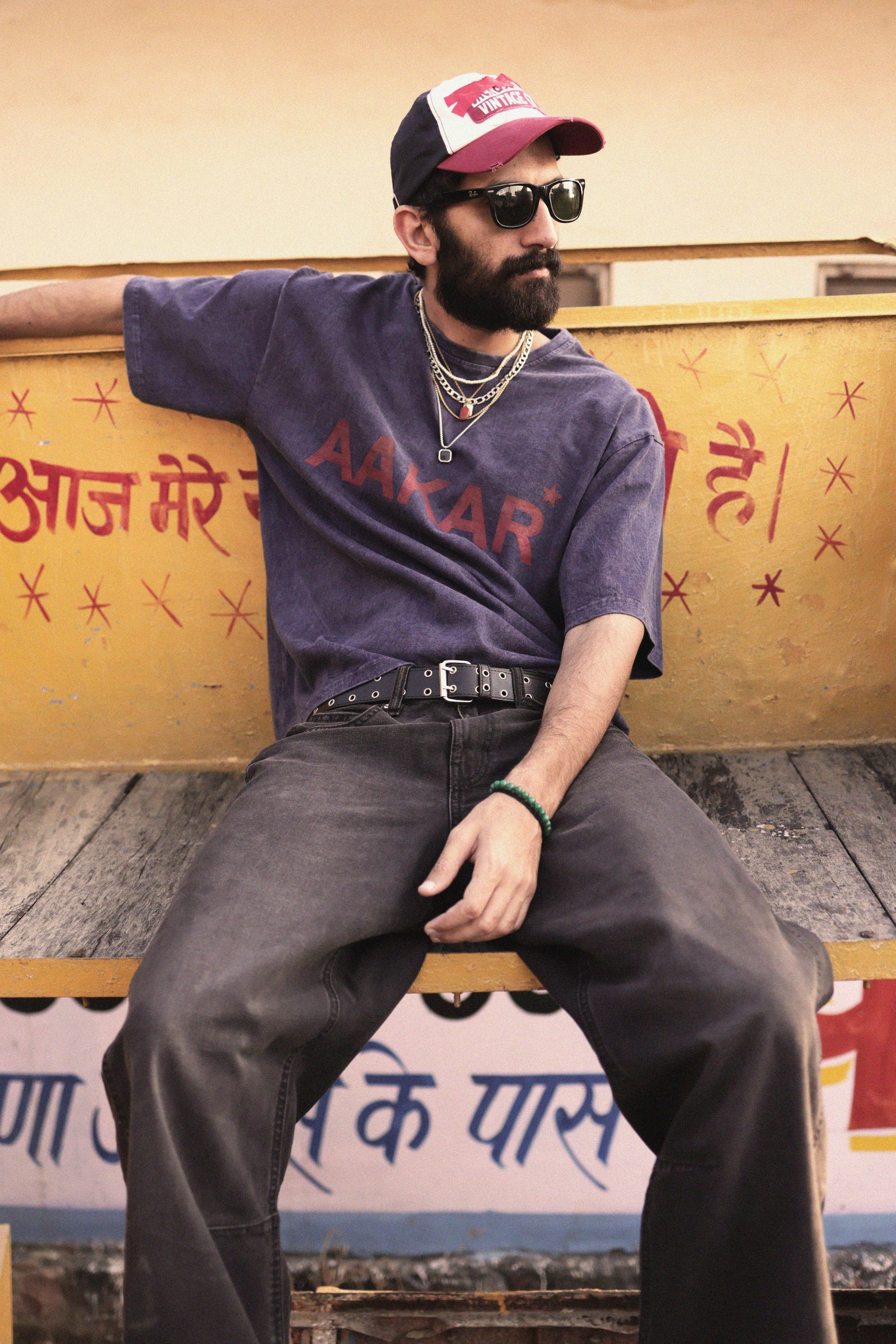&#39;AAKAR TARO’ FADED BLUE TEESHIRT