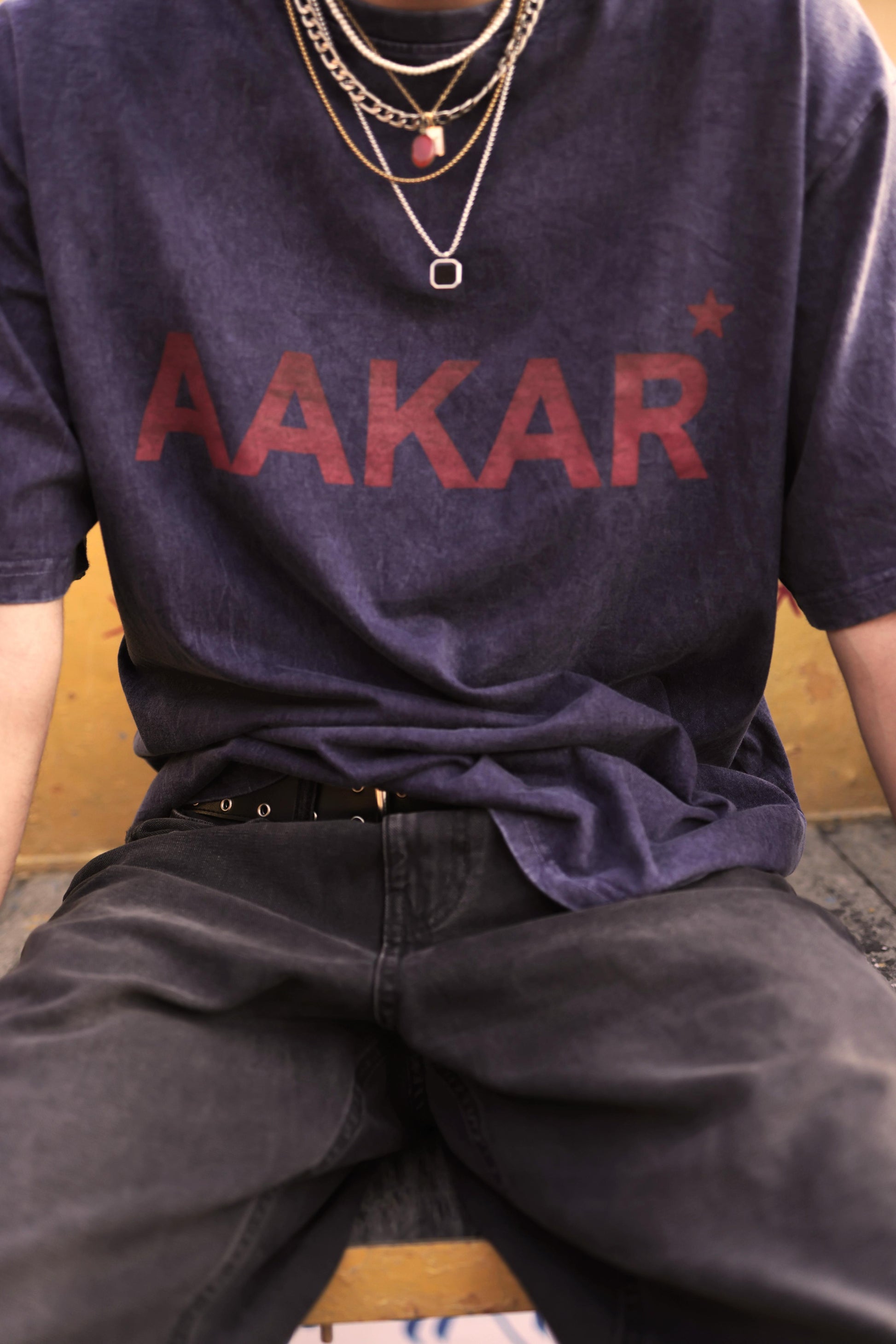 &#39;AAKAR TARO’ FADED BLUE TEESHIRT